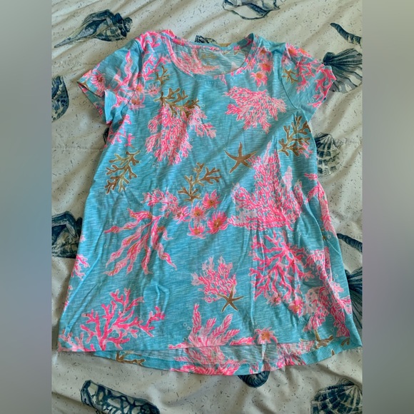 Lilly Pulitzer Tops - Lilly Pulitzer Etta Scoop Neck Tee size small NWOT
